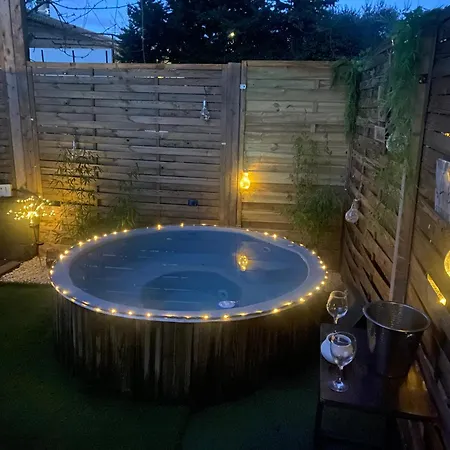 招待所 Le Du Mas Mini Piscine Privee 3*